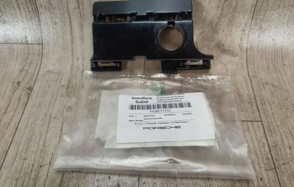 Porsche Cayenne (9Y0 9Y3) Front parking sensor holder (PDC) 9Y0807131C