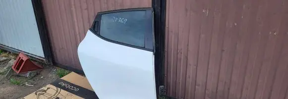 Renault Clio IV Rear door DV369