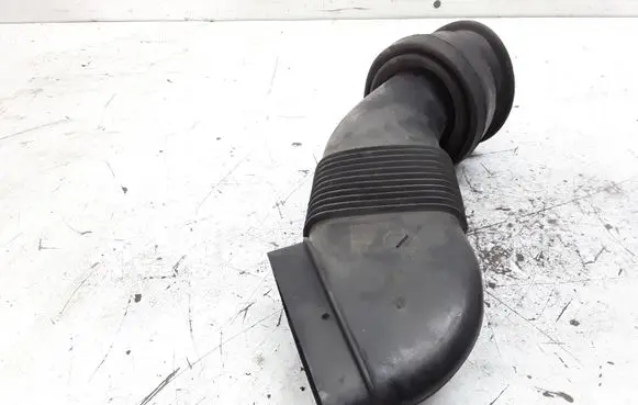 BMW 5 E34 Air intake hose/pipe 2244285
