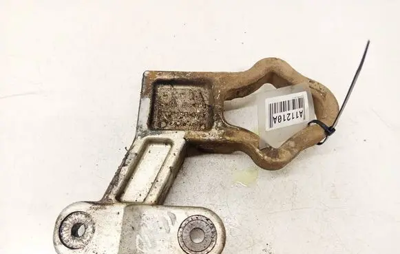 Skoda Superb B6 (3T) Engine mounting bracket 3T0199083