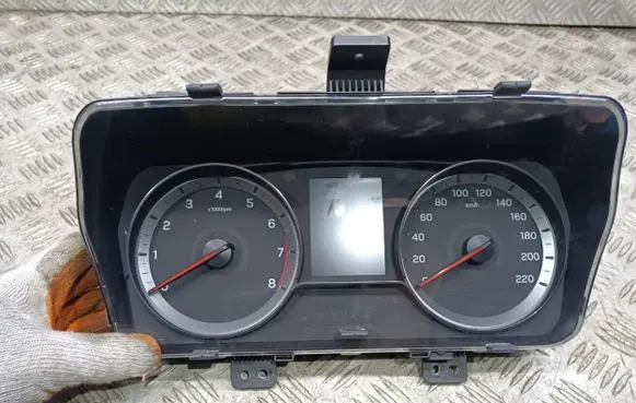 SsangYong Tivoli Speedometer (instrument cluster) 80210-35761