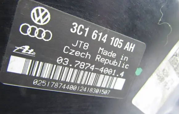 Volkswagen PASSAT CC Master brake cylinder 3C1614105AH