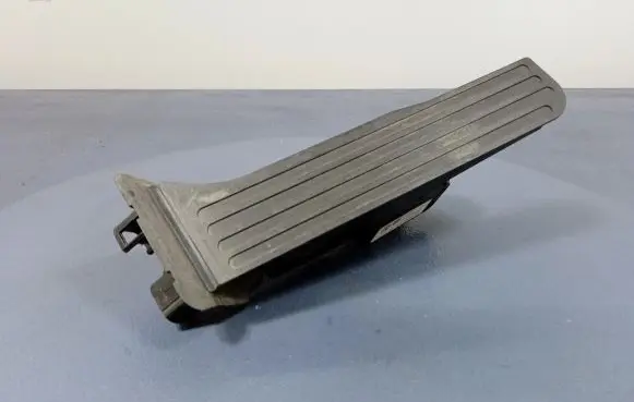 Volkswagen PASSAT B6 Accelerator throttle pedal 1K1723503L