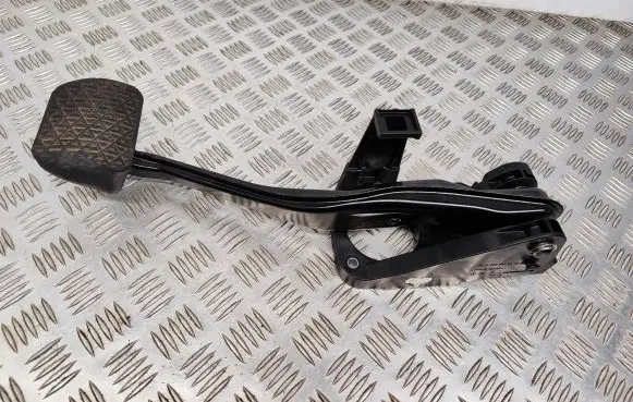 Mercedes-Benz B W246 W242 Brake pedal A2462900400