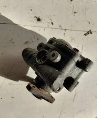 Volkswagen PASSAT B5 Power steering pump