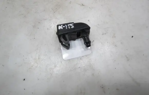 Windshield washer spray nozzle
