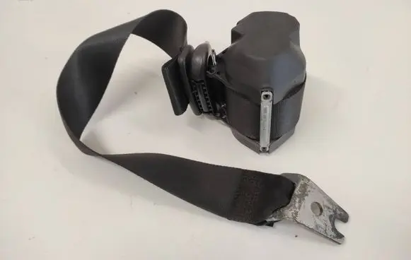 Ford Mondeo Mk III Rear seatbelt 040125 40378 43594