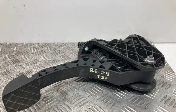 Volkswagen PASSAT B6 Clutch pedal 13052008 8600120901 3C1721059AT