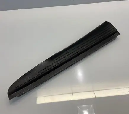 Mercedes-Benz E W211 Rear sill trim cover A2116800635 2116800635
