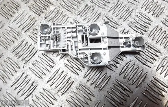 Skoda Octavia Mk2 (1Z) Tail light bulb cover holder 1z9945257