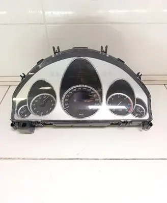 Mercedes-Benz E W212 Speedometer (instrument cluster) A2129001810 A2129012000 A2049024102