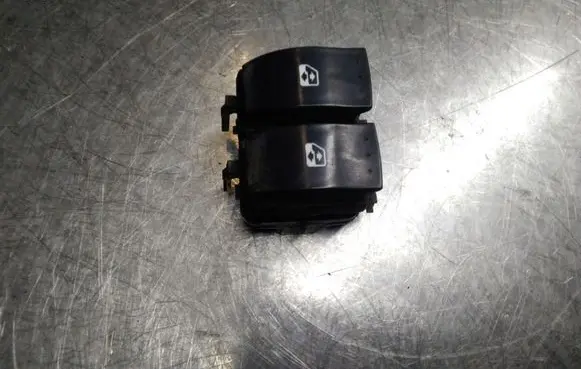 Renault Megane II Electric window control switch
