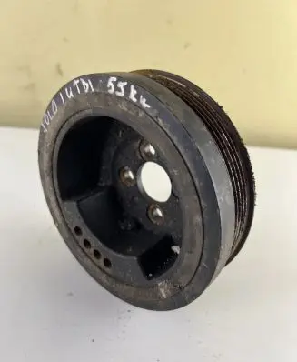 Volkswagen Polo IV 9N3 Crankshaft pulley 045105243