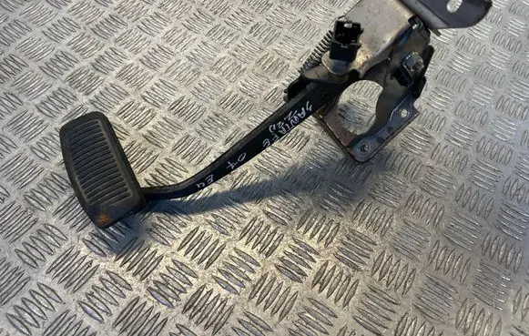 Hyundai Santa Fe Brake pedal 