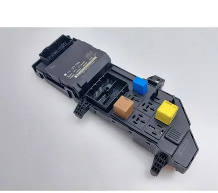 Opel Signum Fuse module 13223678 13223678JA 518897004