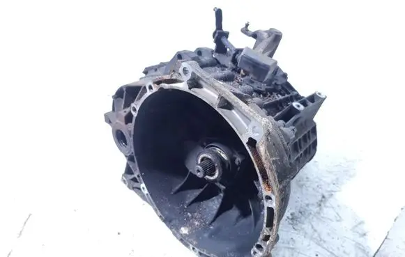 Manual 5 speed gearbox