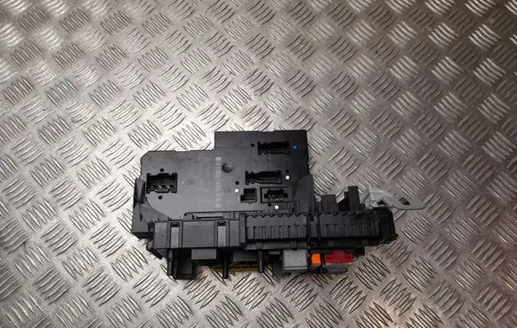 Mercedes-Benz C AMG W204 Fuse box set A2049060405