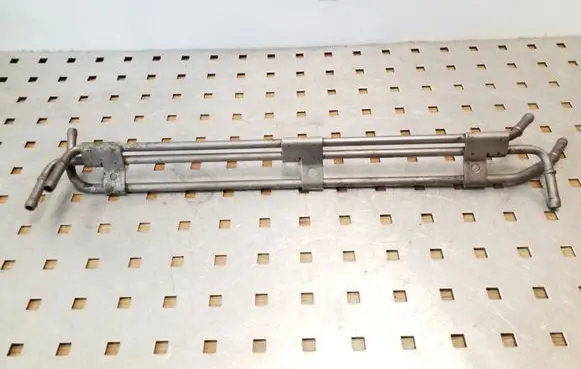 Volkswagen New Beetle Fuel injector supply line/pipe 038130309