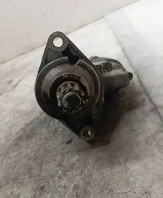 Volkswagen PASSAT B6 Starter motor 1005831332