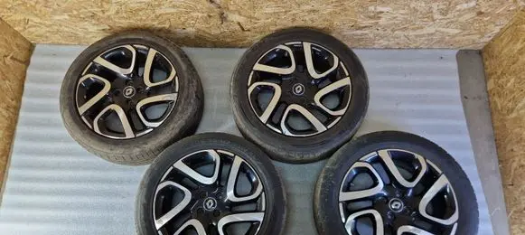 Renault Captur R17 alloy rim 