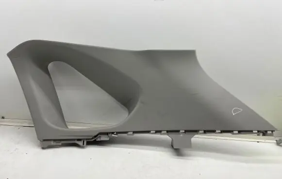 (D)pillar trim (top)