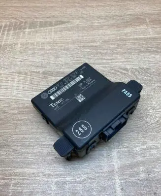 Volkswagen Golf V Gateway control module 1K0907530F 1K0907951