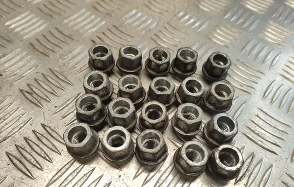 Opel Astra K Nuts/bolts 