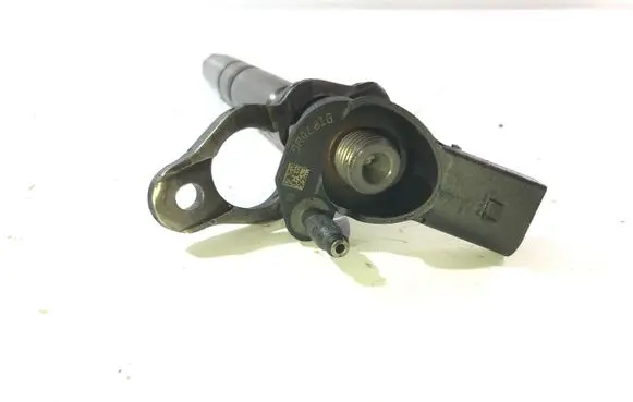 Audi A8 S8 D3 4E Fuel injector 059130277AH