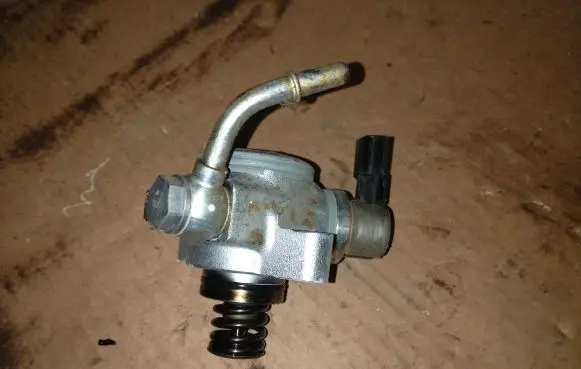 Mazda 3 II Fuel injection high pressure pump 2951000553
