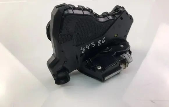 BMW 1 F20 F21 Coupe door lock (next to the handle) 9022423