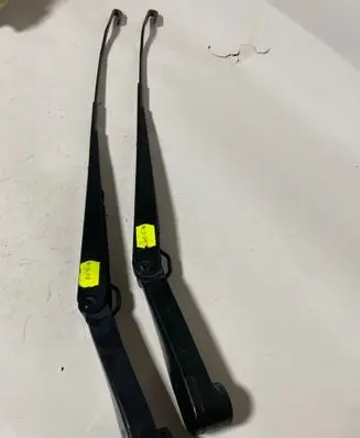 Windshield/front glass wiper blade