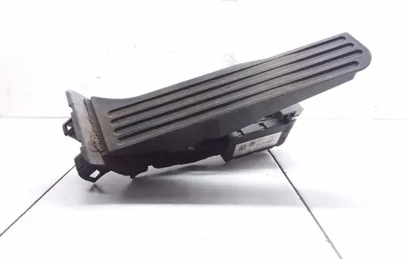 Volkswagen Golf V Accelerator throttle pedal 1K1721503L