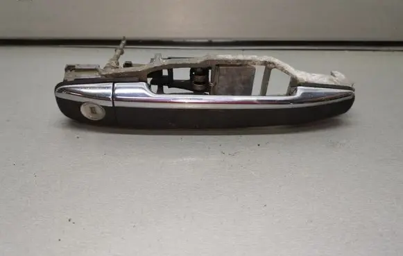 Mercedes-Benz C W202 Front door exterior handle