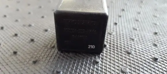 Volvo V70 Other relay 9441158 V23134-J52-X346