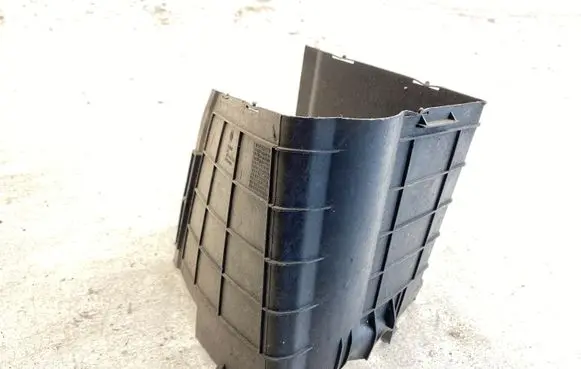 Battery tray
