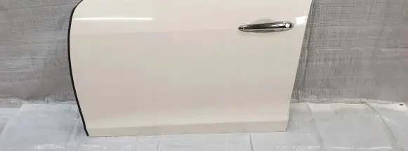 Maserati Ghibli Front door