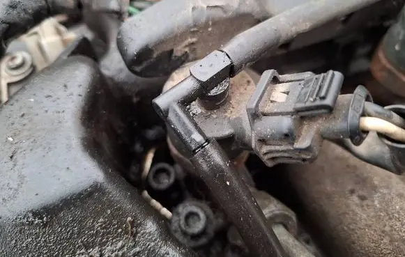 Citroen C8 Fuel injector 0445110036