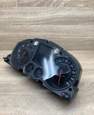 Volkswagen PASSAT B6 Speedometer (instrument cluster) 3C0920960A