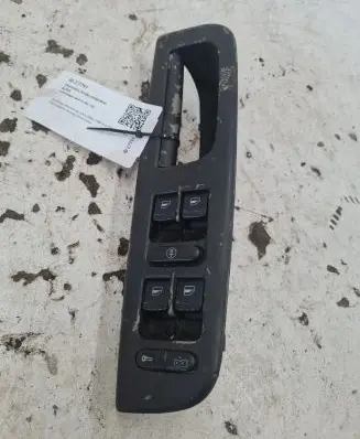 Volkswagen Golf IV Electric window control switch
