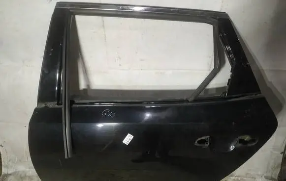 KIA Optima Rear door juodos