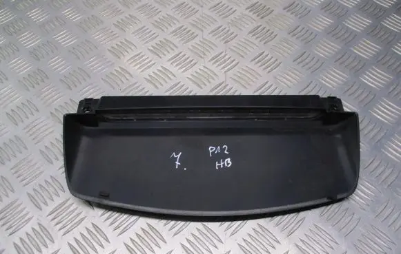 Nissan Primera Third/center stoplight