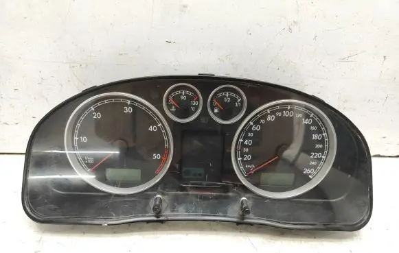 Volkswagen PASSAT B5.5 Speedometer (instrument cluster) 3B0920806A 110080136