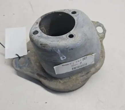 Volvo V70 Coil spring/strut mount 