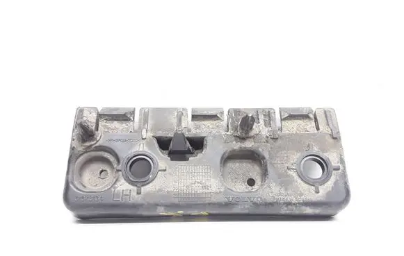 Volvo XC90 Fender mounting bracket 31378134
