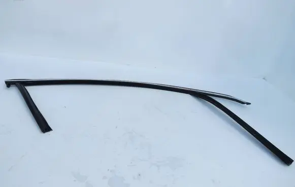 Volvo S60 Front door window/glass frame 