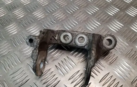 Mitsubishi ASX Engine mounting bracket