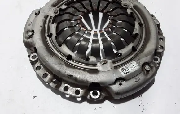 Renault Captur Pressure plate 302057404R