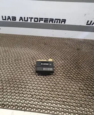 Citroen C4 II Picasso Coolant fan relay 9801916680 018010955