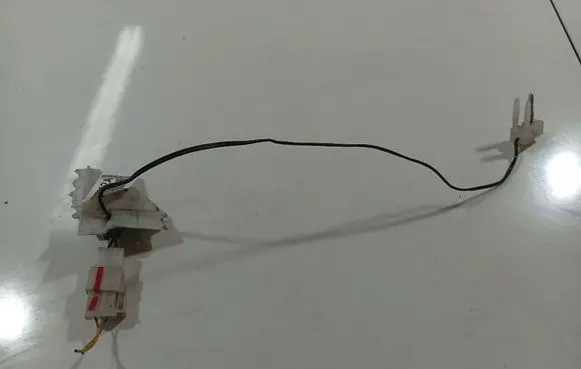 Mitsubishi Lancer X Outside/exterior temperature sensor 