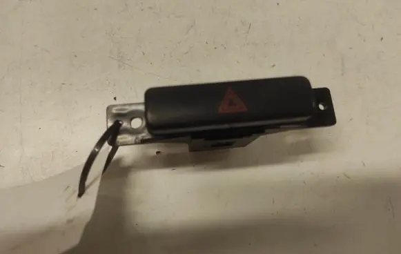 Suzuki Grand Vitara II Hazard light switch SP222